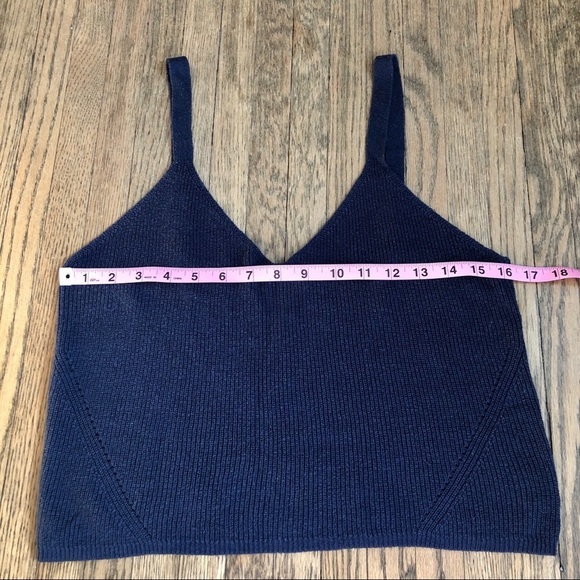 ✨3/$30✨Navy Blue Knit Cropped Tank Top | M​​ - Picture 4 of 7